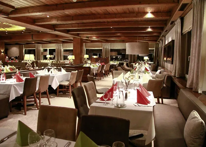 Alpine Club - Adults Only 4* Arosa