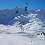 Alpine Club - Adults Only 4* Arosa