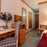 Alpine Club - Adults Only 4* Arosa